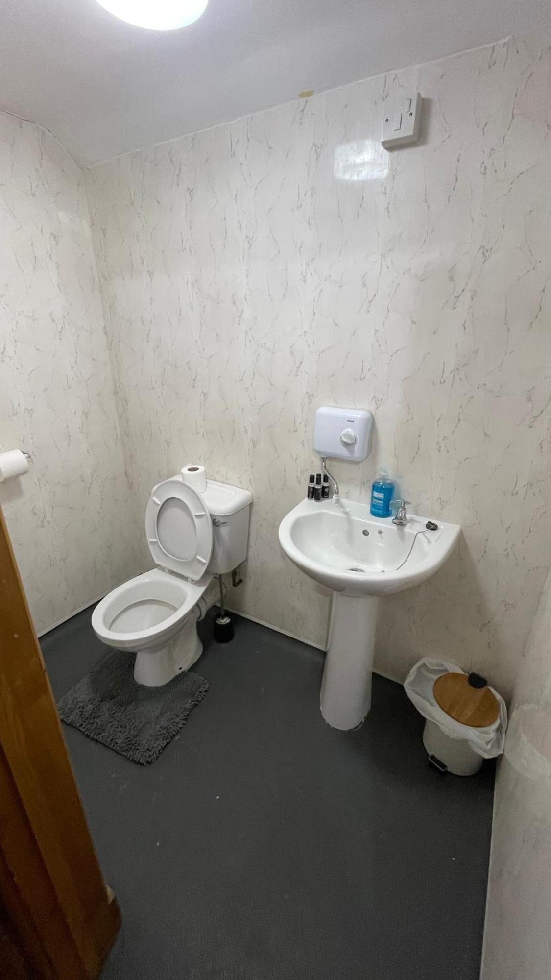 Bryn Bettws Lodge Port Talbot Buitenkant foto
